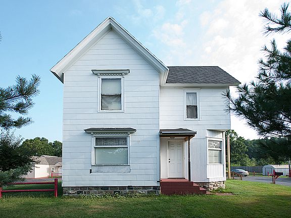2nd image of 1145 Michigan Ave E