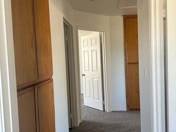 4th image of 185 Riverbank Ln