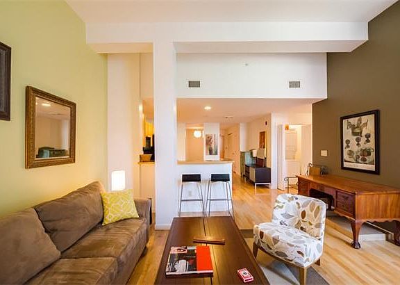 4th image of 170 Oxford St Unit 203