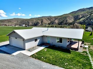 895 Highway 153 #B, Pateros, WA 98846