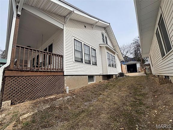 3rd image of 230 Magnolia Ave