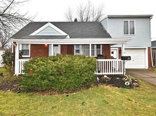 12 Westvale Ct, Cheektowaga, NY