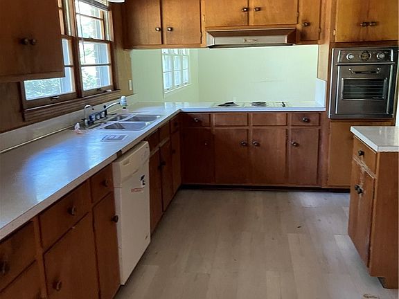2nd image of 3660 Mayfair Dr