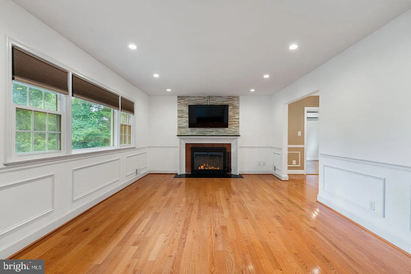 3 bed, 3.0 bath, 3412 sqft, $4,195 — Photo 2