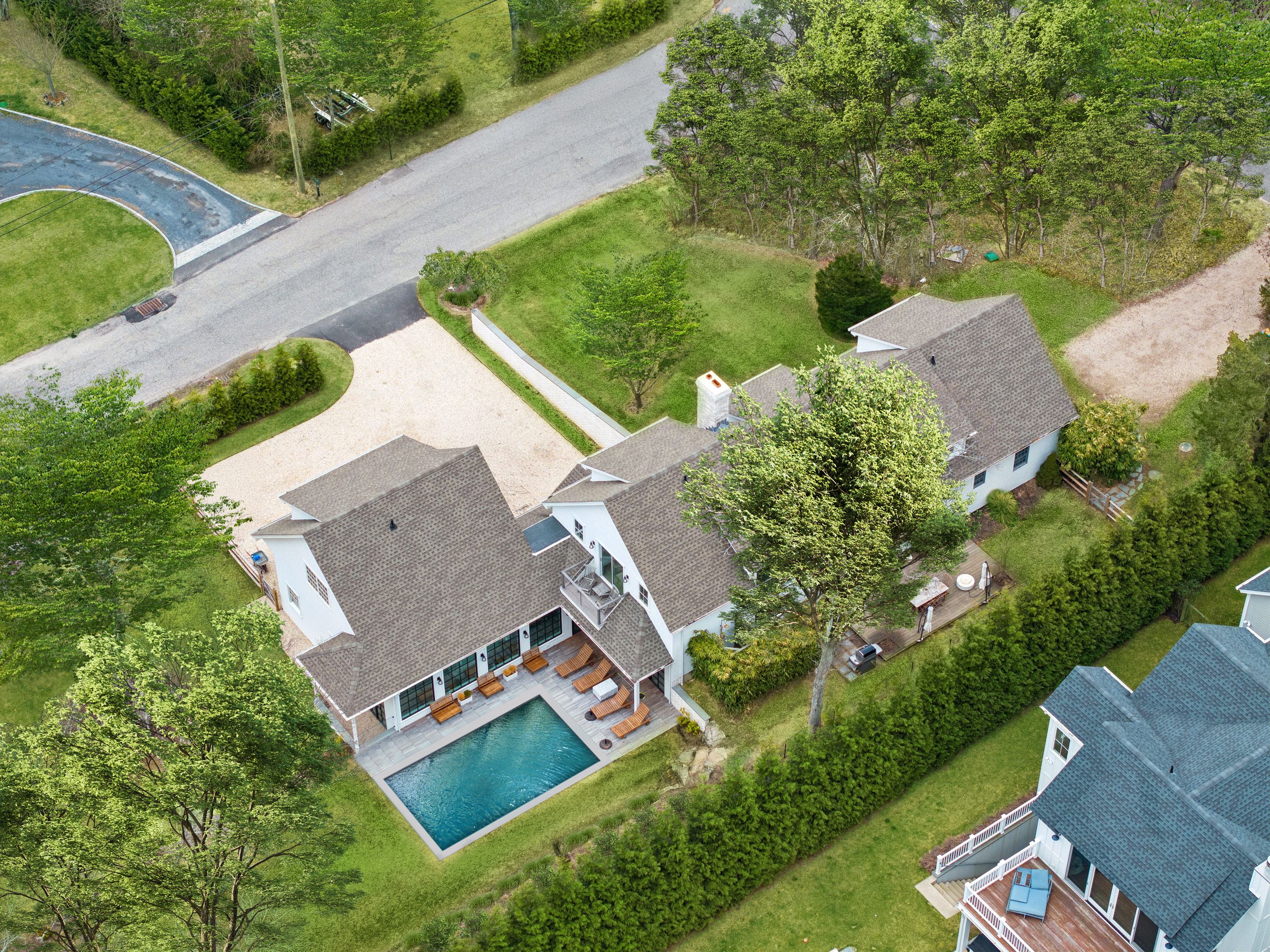 32 Cove Rd, Southampton, NY 11968 | Out East