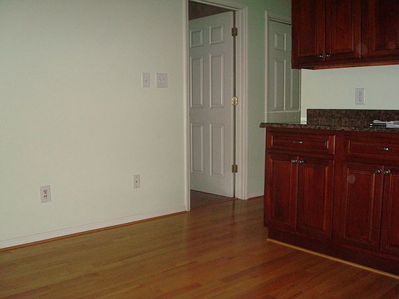 5th image of 509 Church St