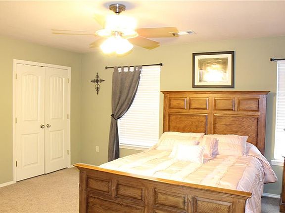 2nd image of 1301 Sandstone Dr