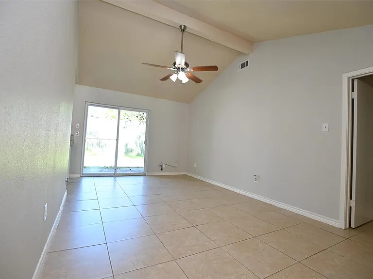 4615 Fitzwater Dr — Photo 4