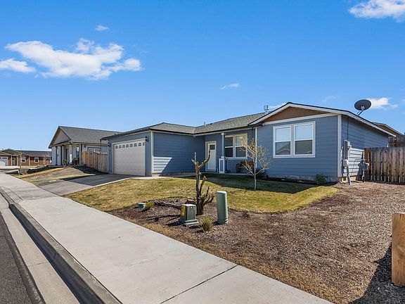 2nd image of 500 SE Segoviano Ct