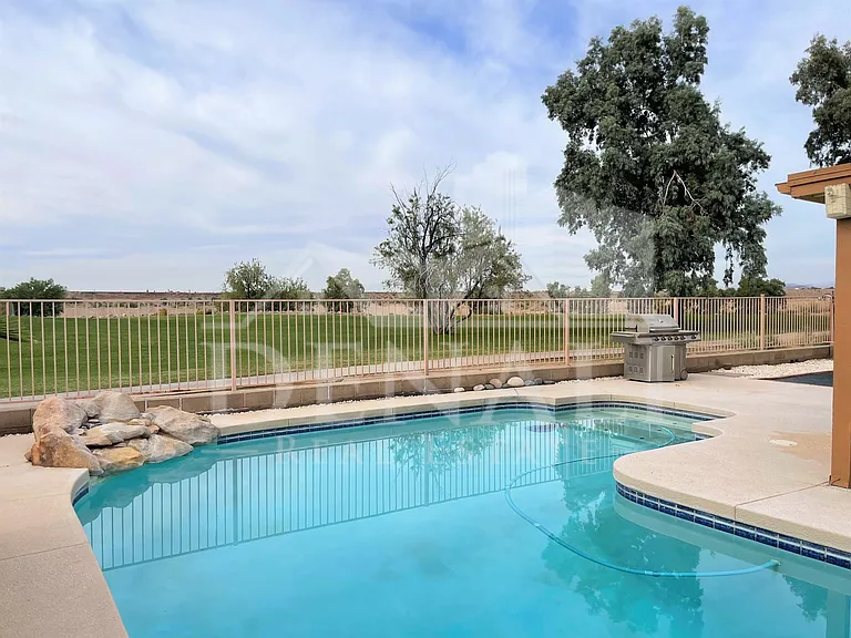 19636 N Coyote Lakes Pkwy — Photo 1