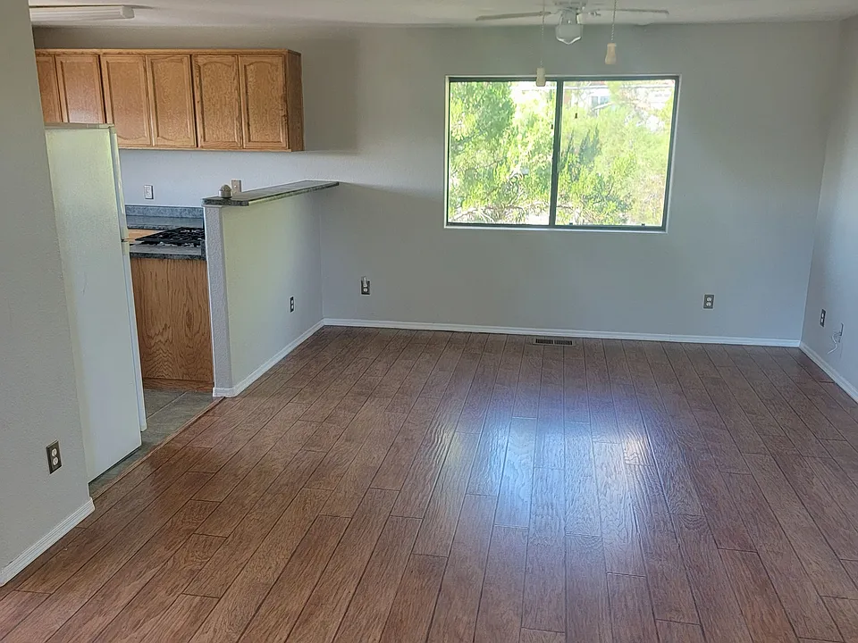 1055 S Camino Real #A