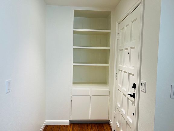4th image of 317 Heliotrope Ave #9E0317278