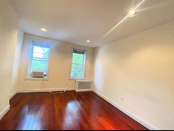 2nd image of 106 Charles St #Y