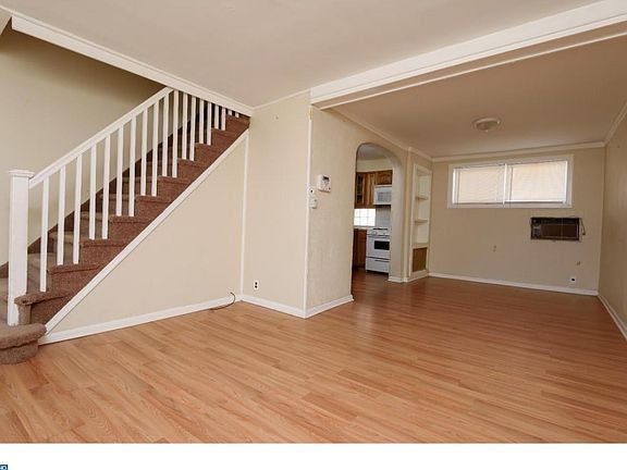 2nd image of 4761 Vista St