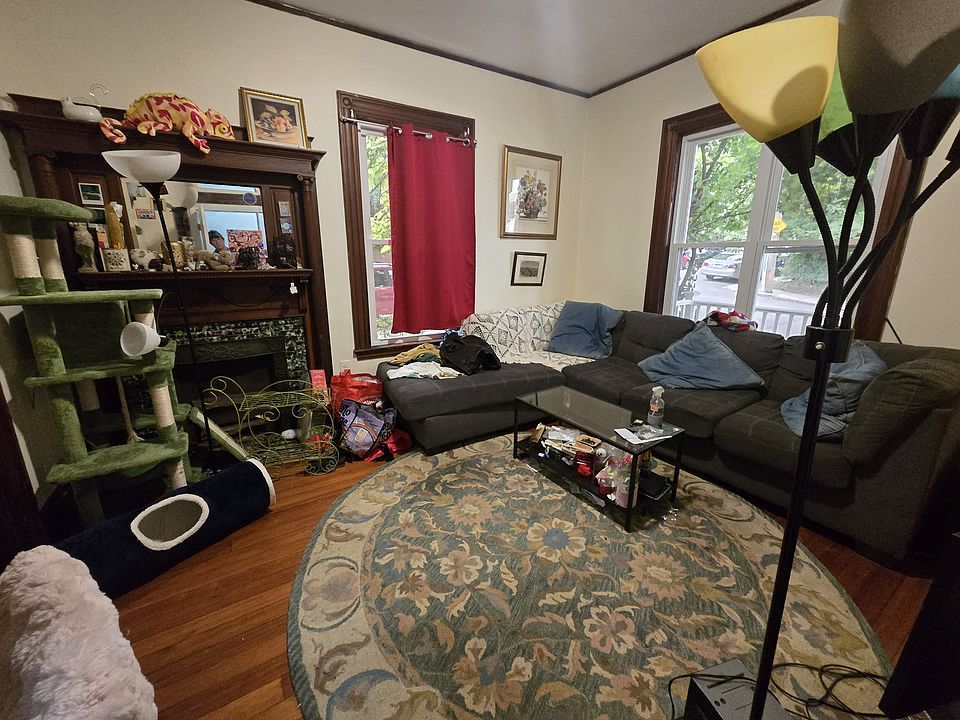 1st image of 6 Eleanor St #6