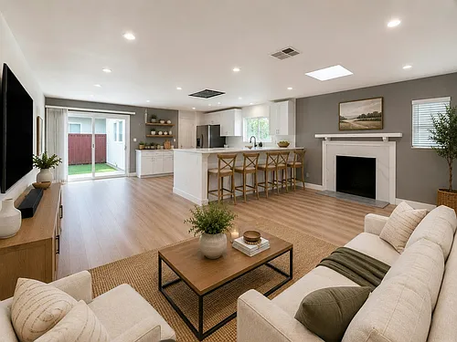 12542 Emelita St Photo 1