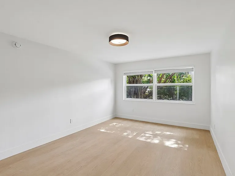 The Oaks Apartments — Photo 66