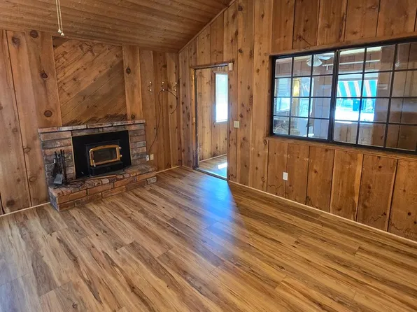 527 Spruce Ln, Sugarloaf, CA 92386