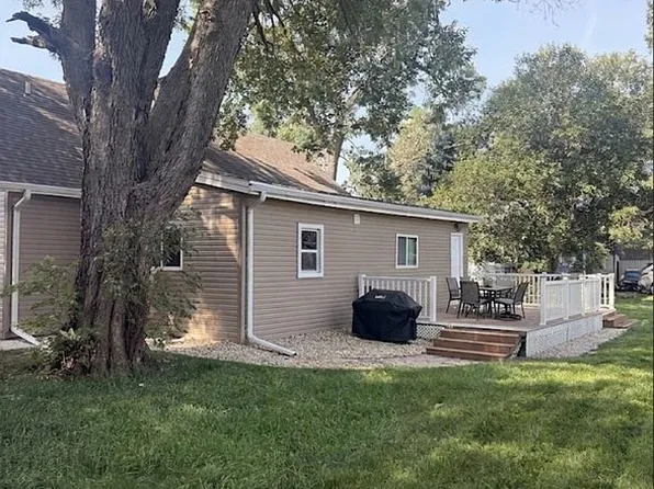 507 E 11th St, South Sioux City, NE 68776