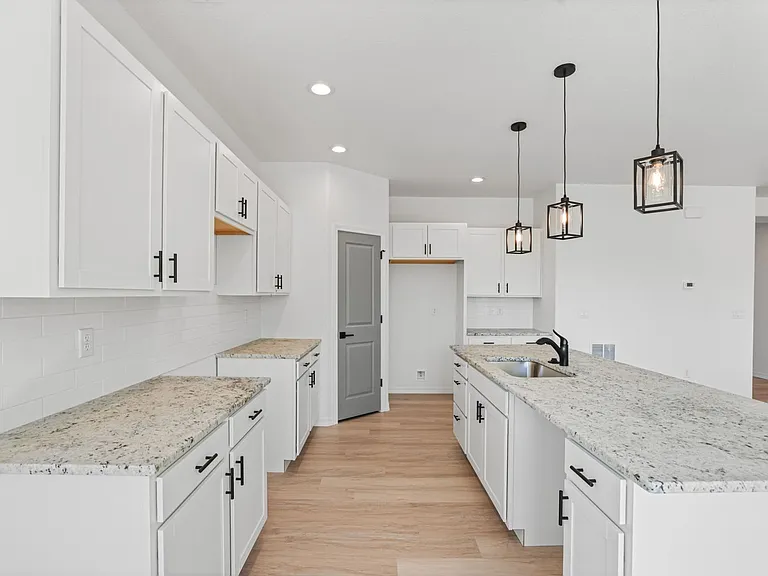 3727 Lander Ln — Photo 8