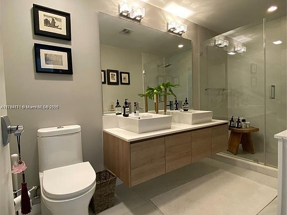 4th image of 10201 E Bay Harbor Dr APT 406