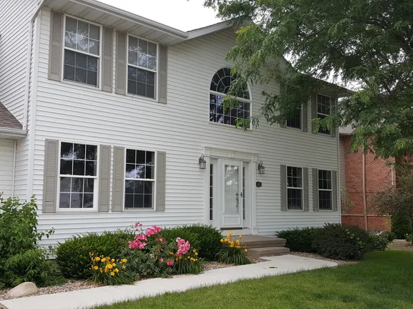 2870 Newcastle Rd, Marion, IA 52302