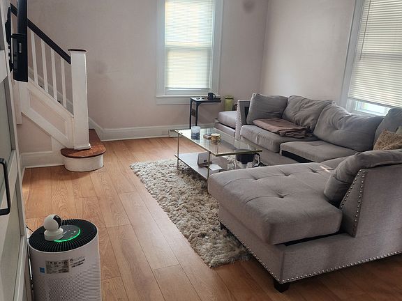 5th image of 14 Hurley Ave