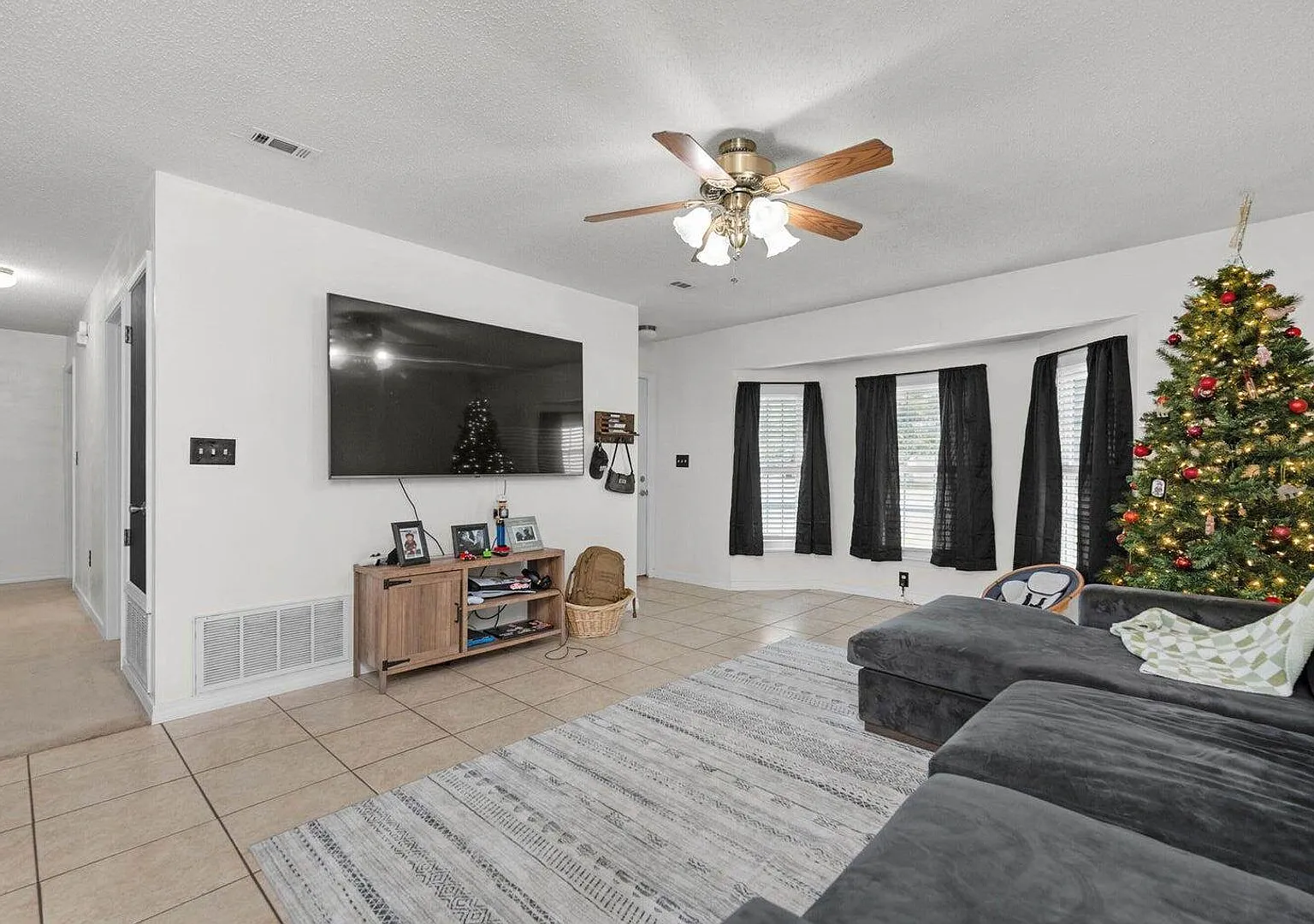 3-Bedroom Crestview Rental in Shoal Wood Estates — Photo 3