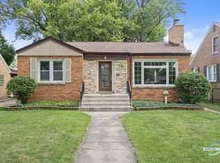 9715 S 50th Ct, Oak Lawn, IL 60453