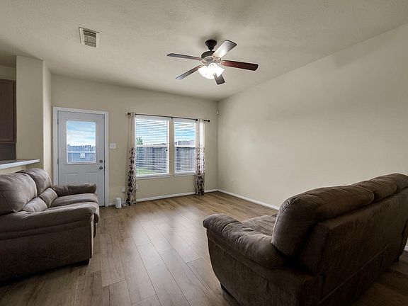 5th image of 11620 Champions Green Dr