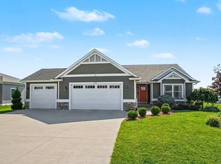 2743 Limerick Dr, Bay City, MI 48706