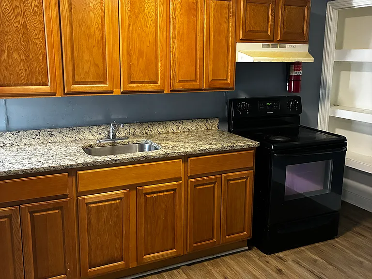 227 E Penn St #2 — Photo 11