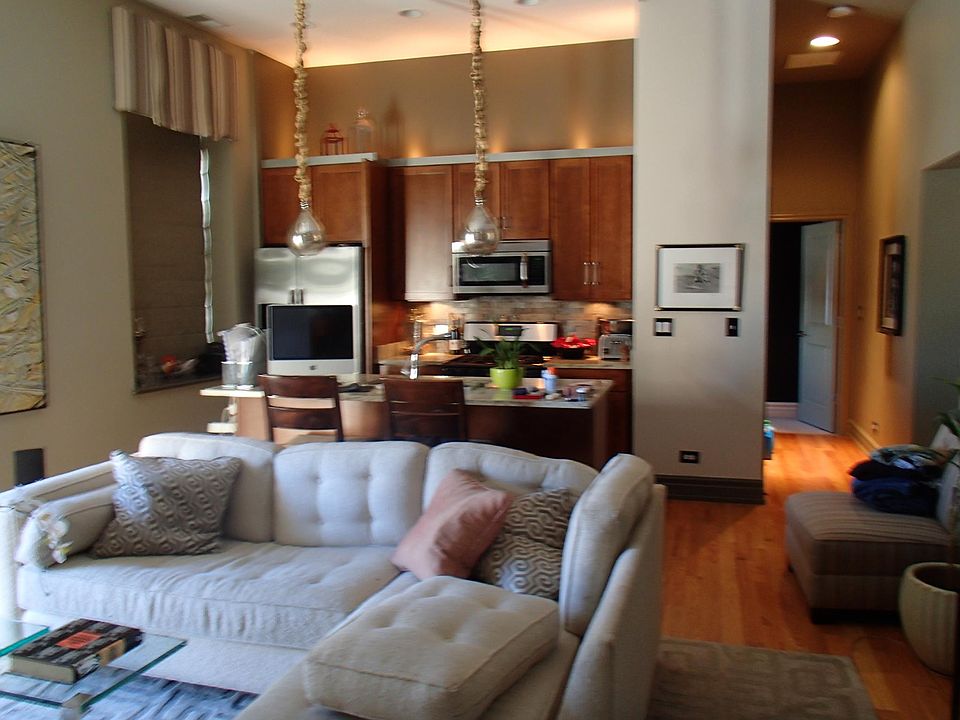 1st image of 1470 W Carmen Ave APT 302