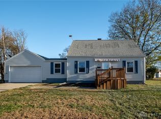 211 Holmes Dr, Fairborn, OH 45324