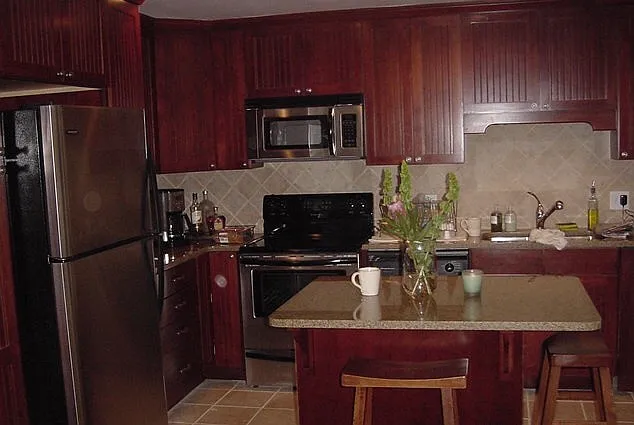 807 W 48th St — Photo 2