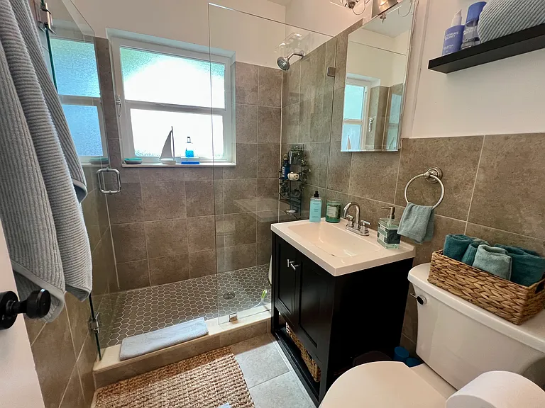 1904 NE 26th Dr #2 — Photo 7