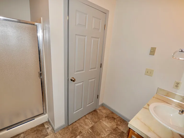 9972 N Hillview Dr — Photo 31