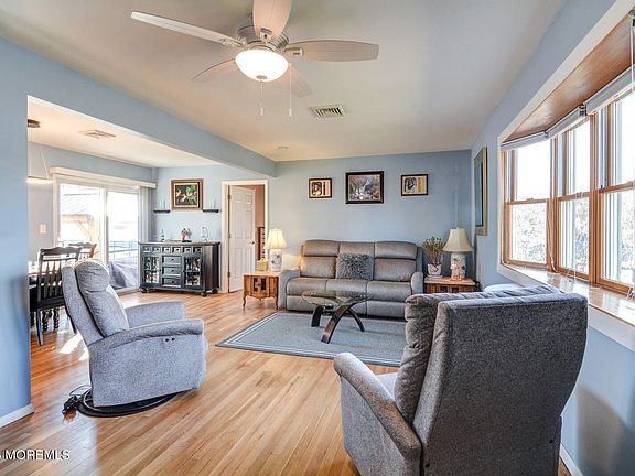 4th image of 112 Teakwood Drive