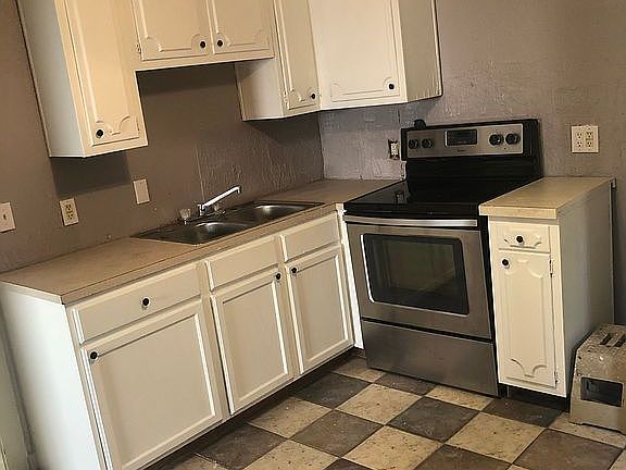 4th image of 520 E 15th Ave