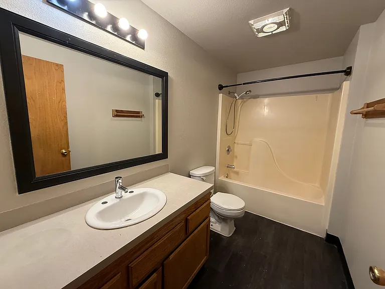 457 NW 17th St #2 — Photo 7