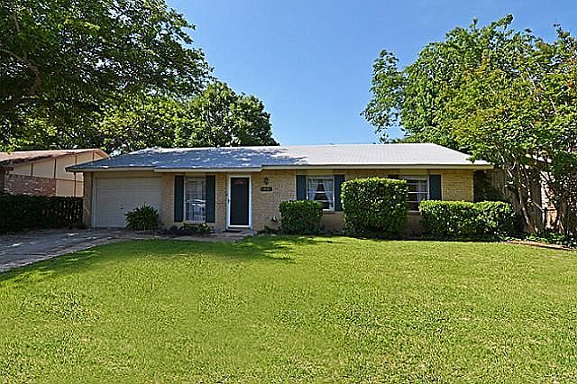 1st image of 1921 Williamsburg Dr