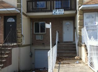 13518 220th St, Springfield Gardens, NY 11413