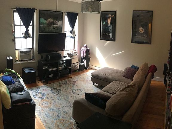 5th image of 2027 Pacific St APT 1G