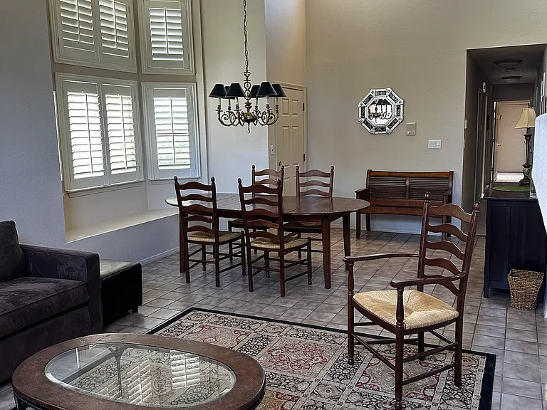 11201 Malaguena Ln NE — Photo 3