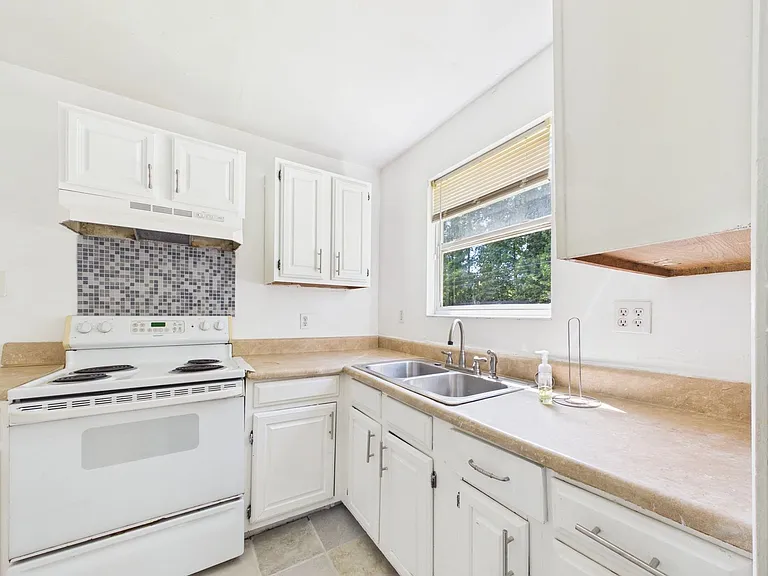 622 Fayette Ave — Photo 13