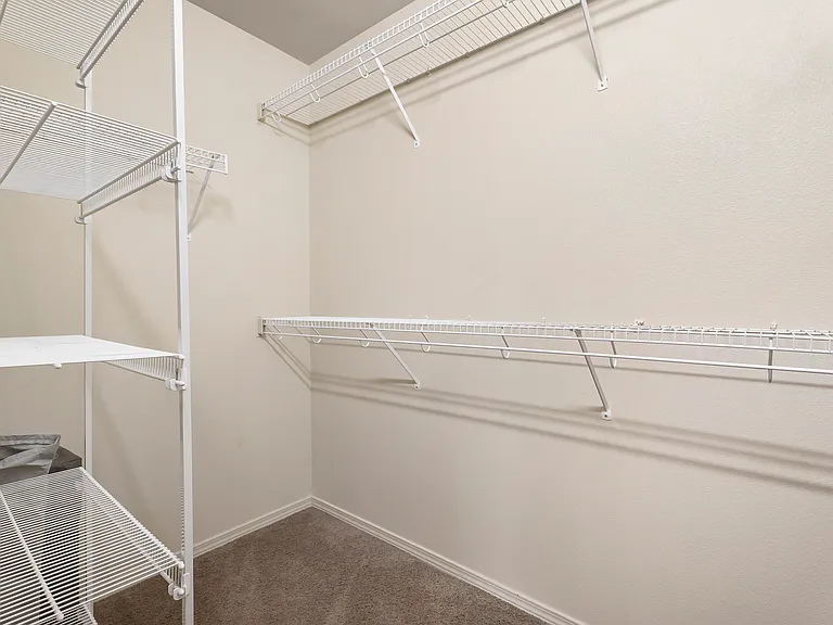 676 SE Gleneden Pl — Photo 23