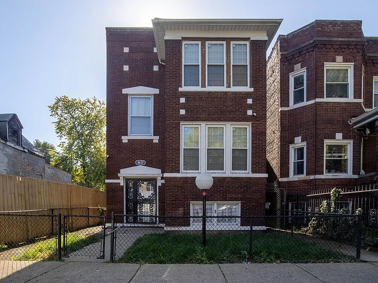 4837 W Monroe St #2 — Photo 1