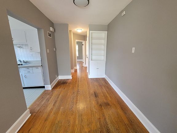 2nd image of 5531 Chippewa St #1W