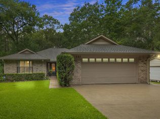 106 Wood Forest Ln, Huntsville, TX 77340