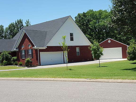 3rd image of 2126 Eastview Dr